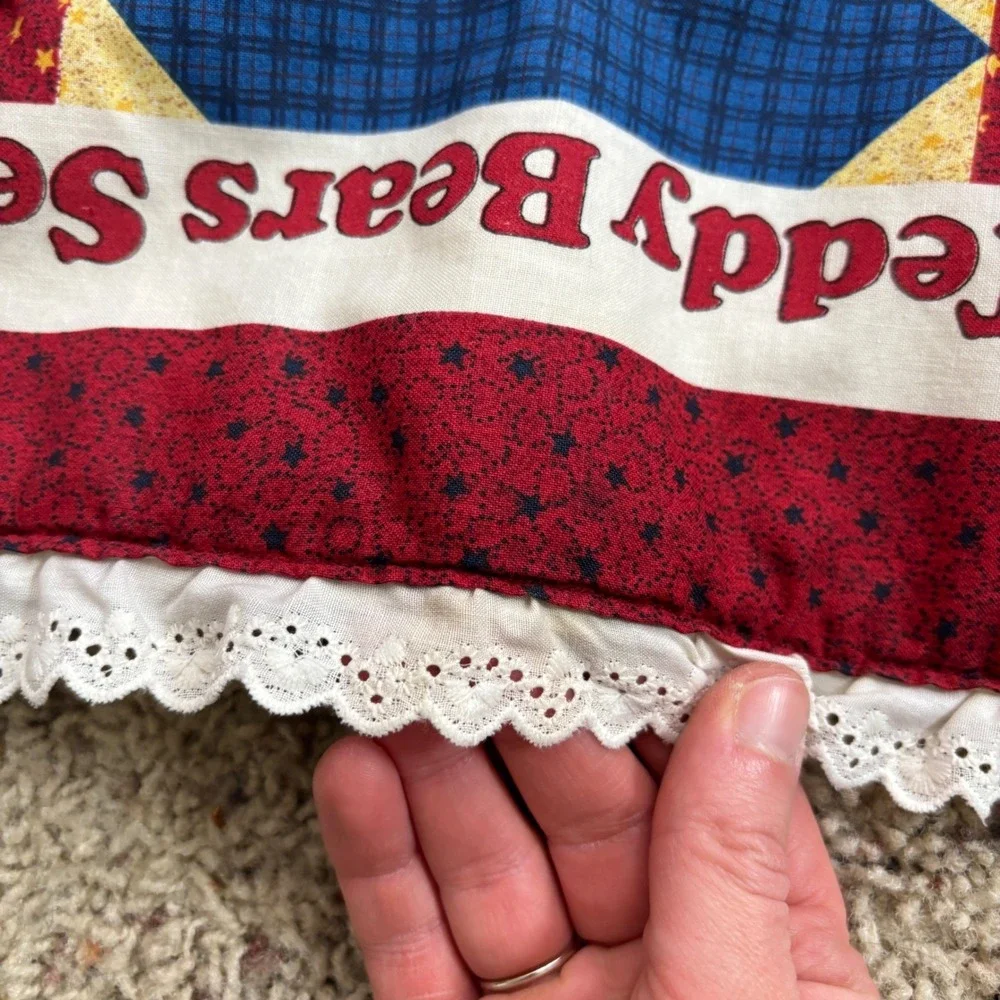 VTG 90s Teddy Bears Sew Lovable Quilt Blanket Red Blue Lace Trim Daisy‎ Kingdom